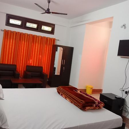 Niroda Guest House Guwahati Ngoại thất bức ảnh